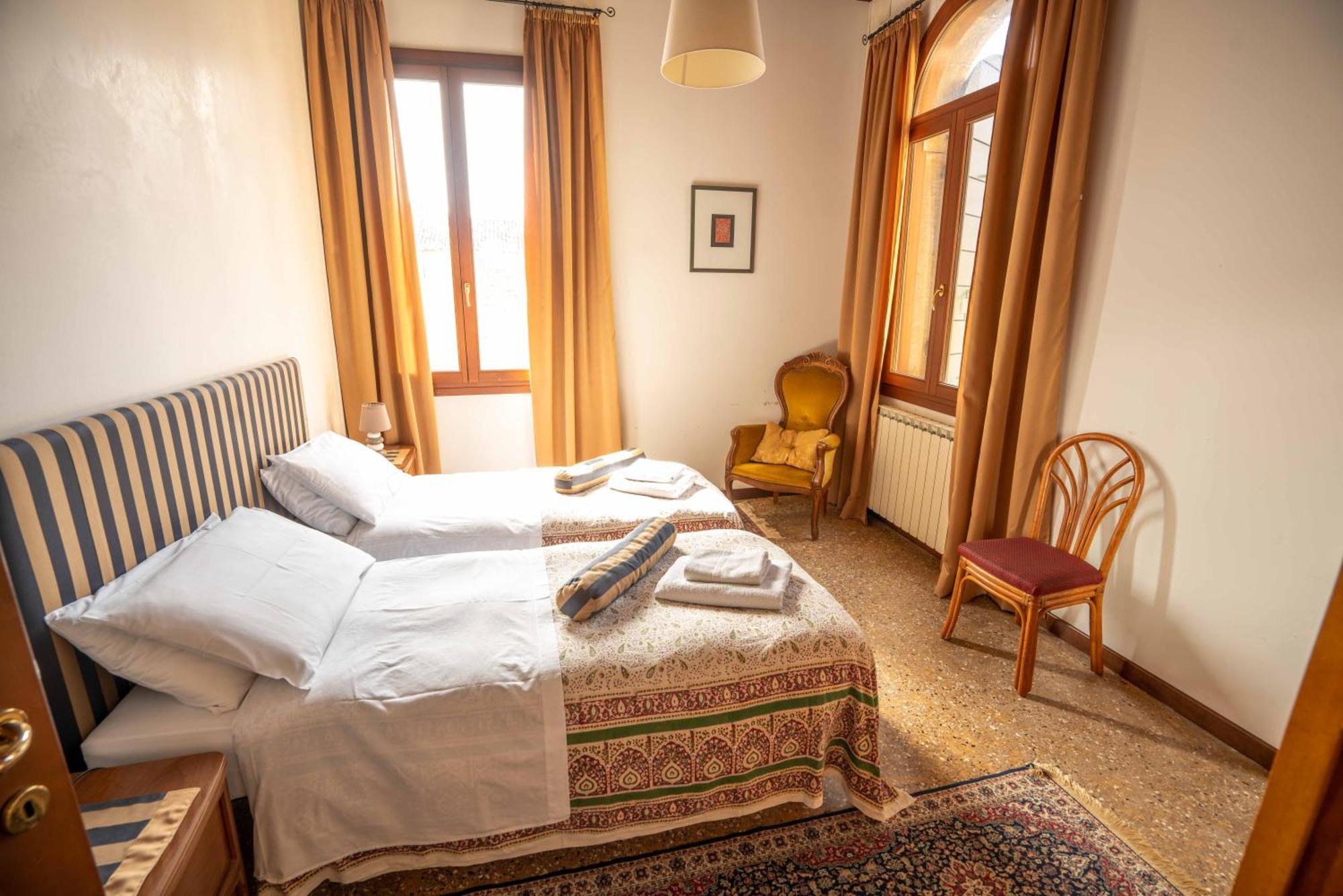 San Trovaso Apartment Venice Ngoại thất bức ảnh