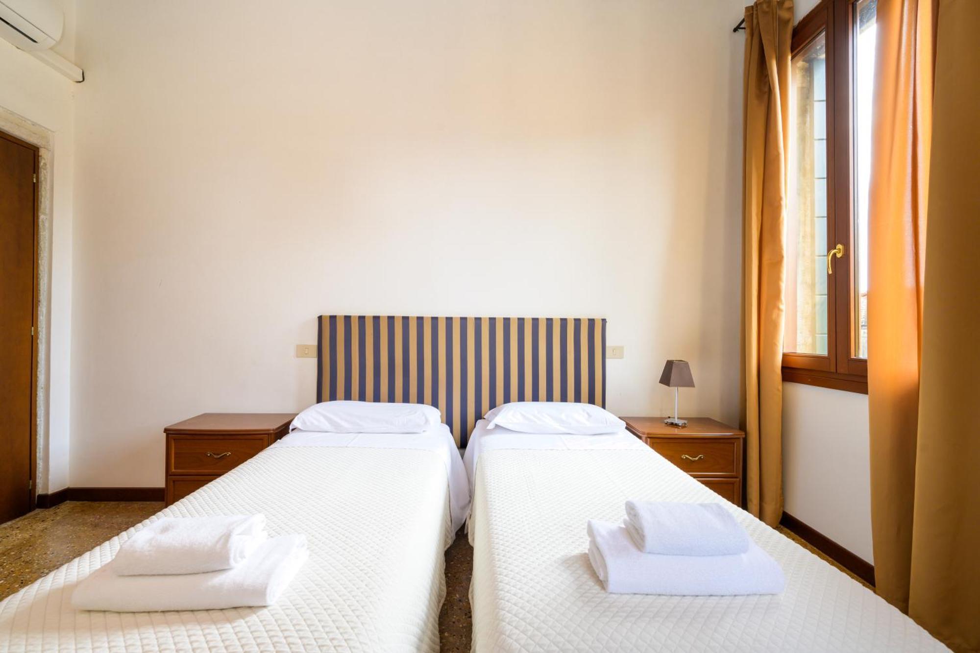 San Trovaso Apartment Venice Ngoại thất bức ảnh